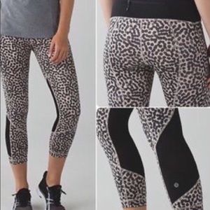 LULULEMON LEOPARD PRINT CROPED LEGGINGS